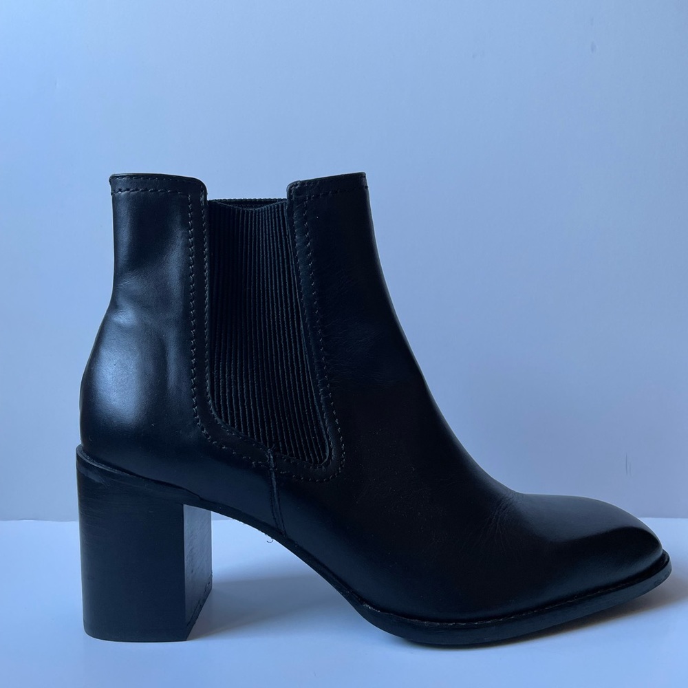 Zara Leather Black Leather Ankle Boot size 39 EU / US 8